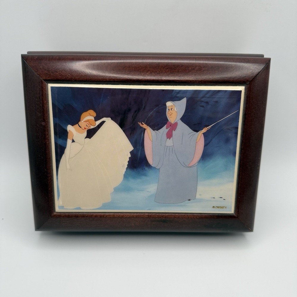 Vintage 1990's Disney World Cinderella Wooden Music Box Sankyo Jewelry Case Tag